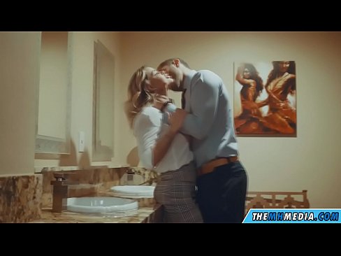 ❤️ Lè yon blond bèl sedui ou nan yon twalèt piblik ❌ Jis pònografi nan ht.ixiporn-com.ru ❌❤